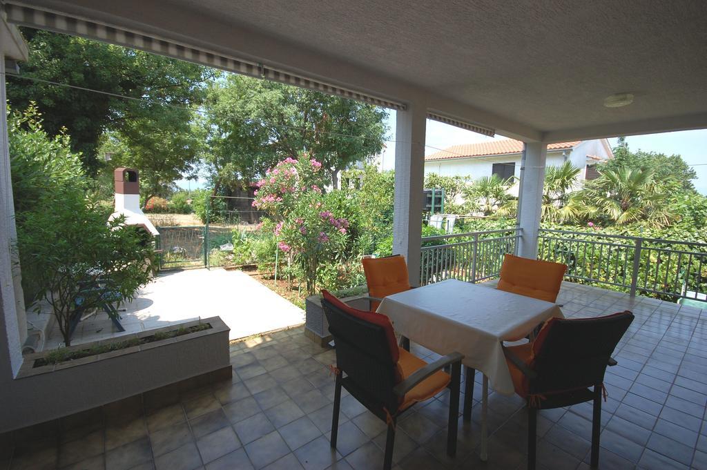 Apartments Jakobi By El-Pi Tours Njivice Εξωτερικό φωτογραφία