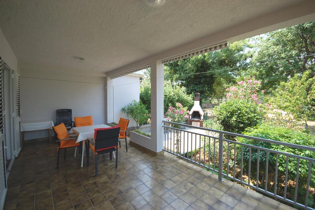 Apartments Jakobi By El-Pi Tours Njivice Εξωτερικό φωτογραφία